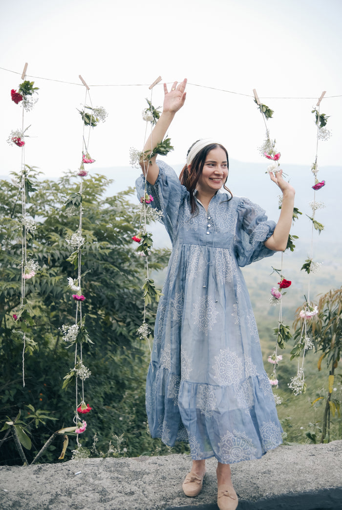 Blue balloon sleeve midi dress